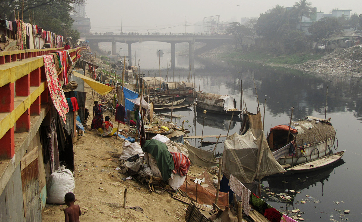 MARCELA LAUDONIO: "LA ROPA PUEDE TARDAR ENTRE 400 A 500 AÑOS EN DESINTEGRARSE"