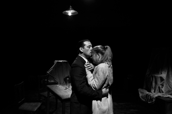 RAÚL BRAMBILLA PRESENTA “FUERA DEL MUNDO”