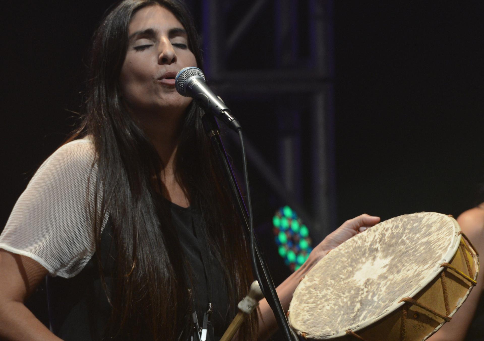 CAROLINA PELERITTI PRESENTA SU PRIMER EP "ALETEO"