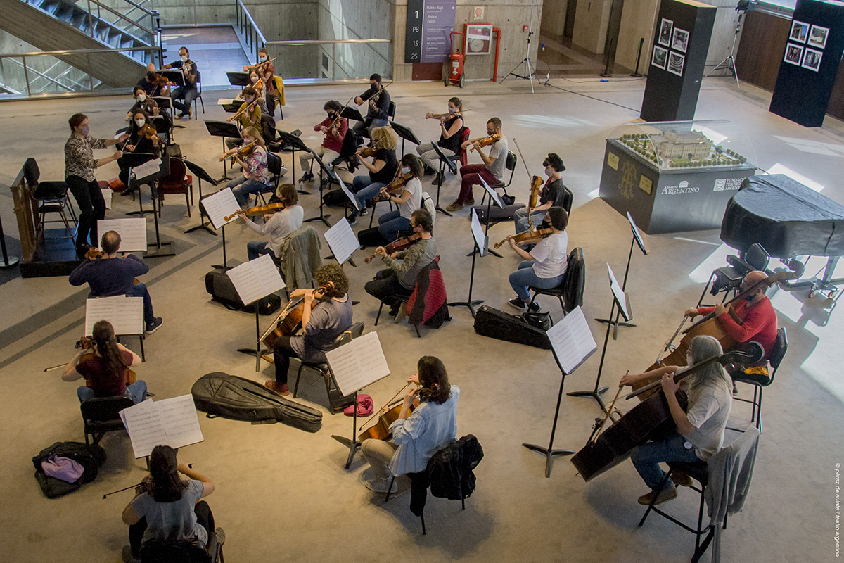 CONTINÚAN ESPECTÁCULOS EN LA PLAZA SECA DEL TEATRO ARGENTINO