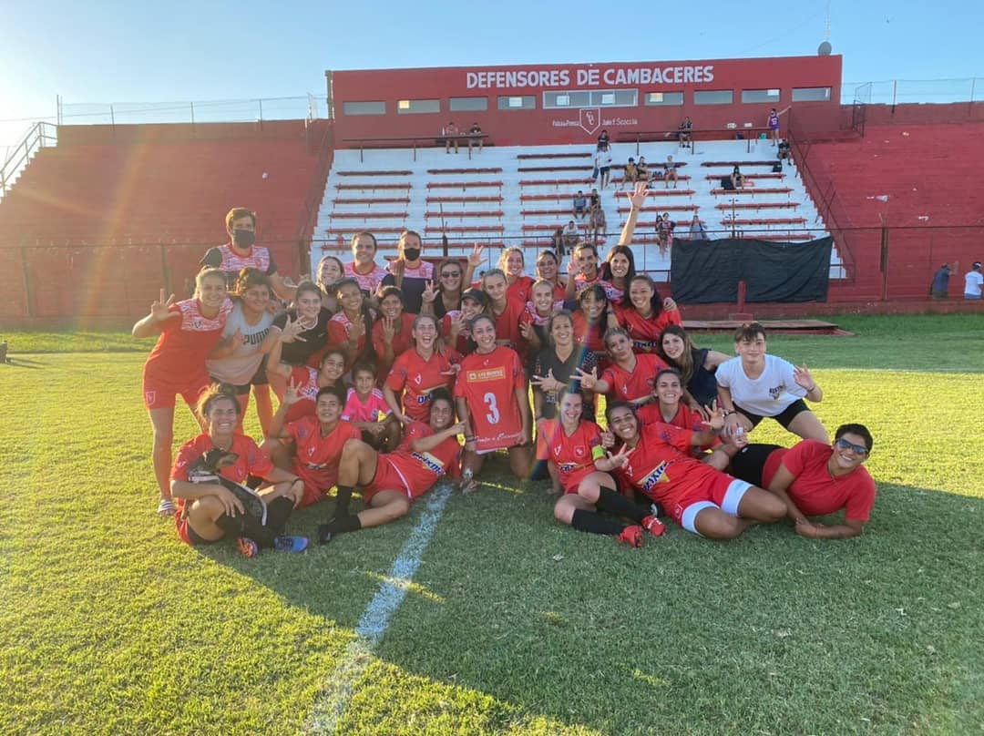 CAMBACERES: RENUNCIA MASIVA DEL PLANTEL FEMENINO Y NUEVO LLAMADO A PRUEBA DE JUGADORAS