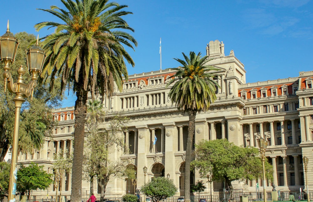 DENUNCIAN INTIMIDACIÓN POLICIAL SOBRE ACTIVISTAS EN PLAZA LAVALLE