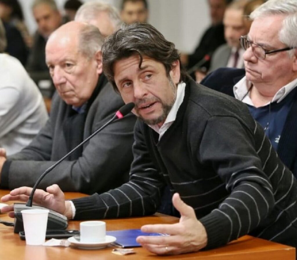 LA PROVINCIA CLAUSURÓ DOS LOCALES EN DONDE SE PAGABA POR ENTREGAR DATOS BIOMÉTRICOS