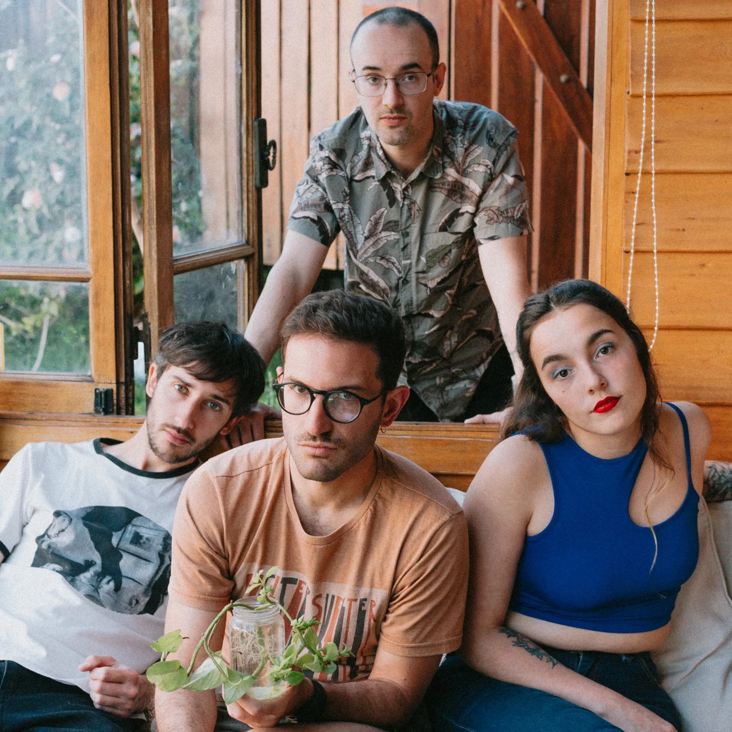 “ARTICULAR CREATIVAMENTE ES MÁS ENRIQUECEDOR QUE SÓLO EN CASA HABLANDO CON UNO MISMO”