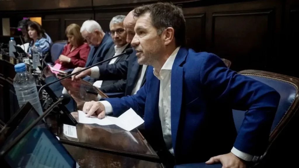 GERMÁN DI CÉSARE: “LA NORMA VIENE A COMPLICARLES LA VIDA” A PADRES QUE NO CUMPLAN CON LA CUOTA