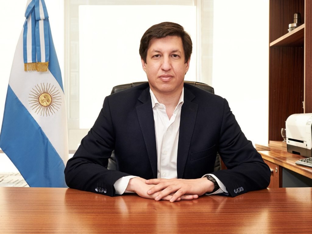 FERNANDO PEIRANO: “ARGENTINA SE HA DESCAPITALIZADO EN CIENCIA Y TECNOLOGÍA”