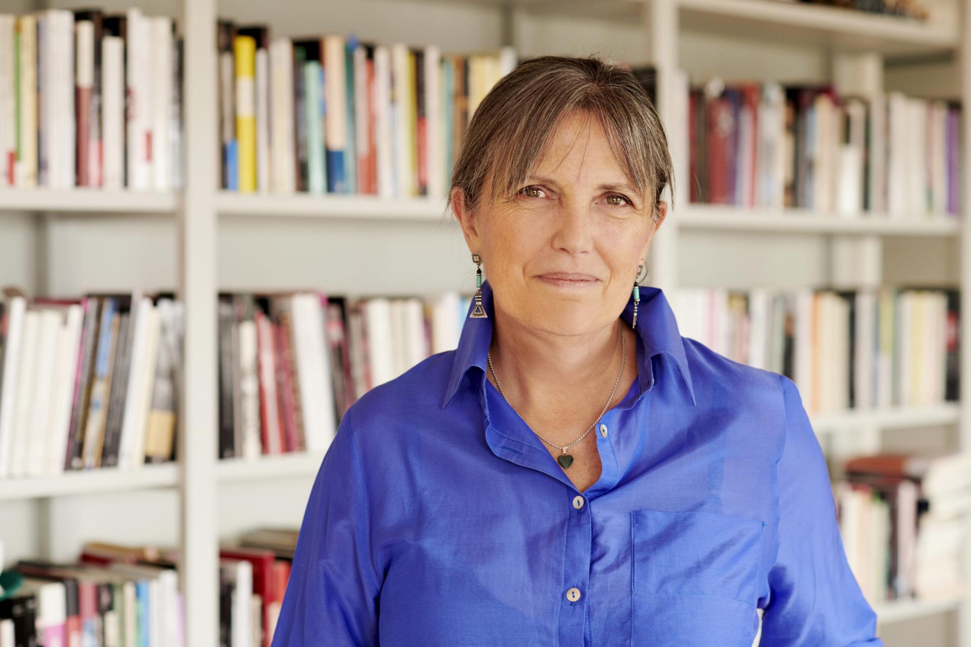 CLAUDIA PIÑEIRO: “HAY POCOS LIBROS DÓNDE LOS PROTAGONISTAS HACEN PERIODISMO DE RADIO”