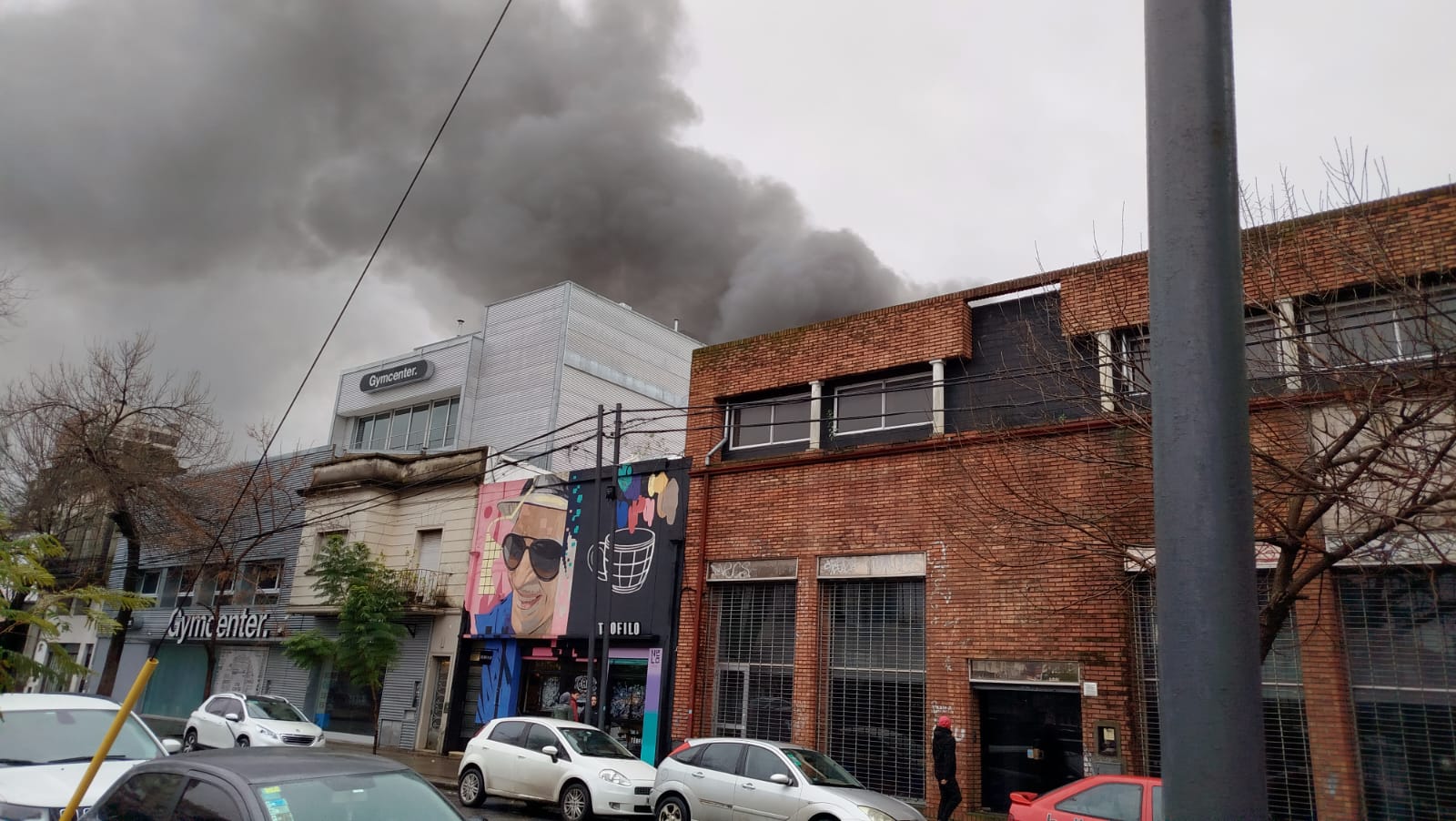 GRAVE INCENDIO EN DEPÓSITO DE ELECTRODOMÉSTICOS