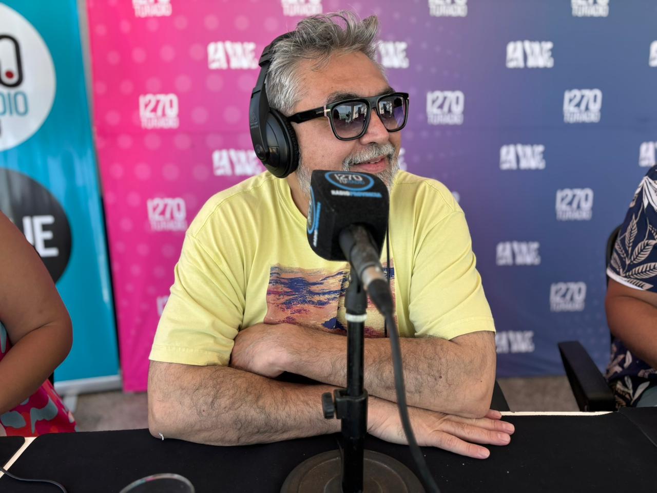 CRISTIAN ALARCÓN: "EL ESCRITOR SE OBSESIONA CON LO QUE ESTÁ PRODUCIENDO"