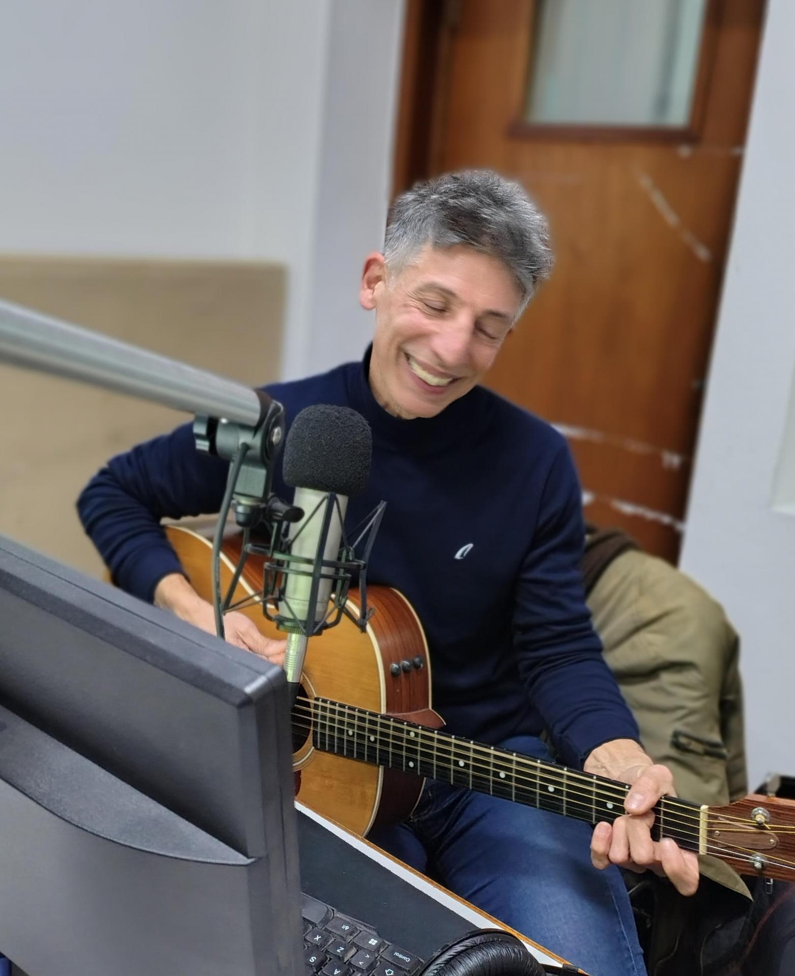 FEDE MOURA PRESENTA “TRIBUTO A VIRUS” EN LA PLATA