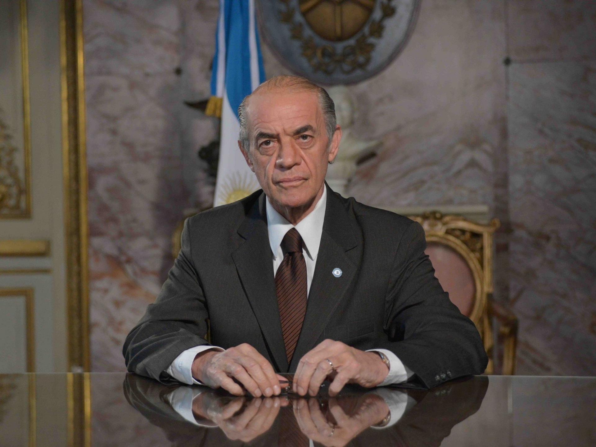 JEAN PIERRE NOHER EN LA PIEL DE DE LA RUA "EN DICIEMBRE 2001"