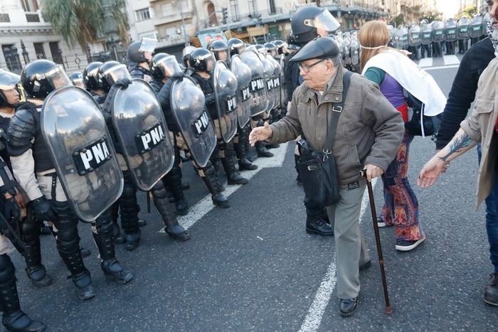 “CACHORRO” GODOY: “HAY QUE ABRAZAR A LOS JUBILADOS QUE SON LA VANGUARDIA DE ESTA PELEA”