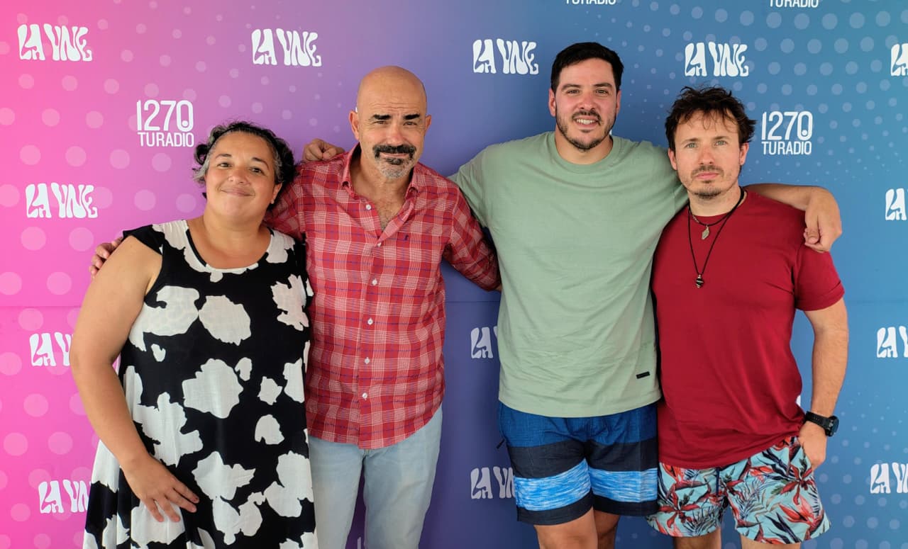 EDUARDO SACHERI: "EN ALGUNOS DE MIS LIBROS ME GUSTA ATERRIZAR EN PASADOS RECIENTES"