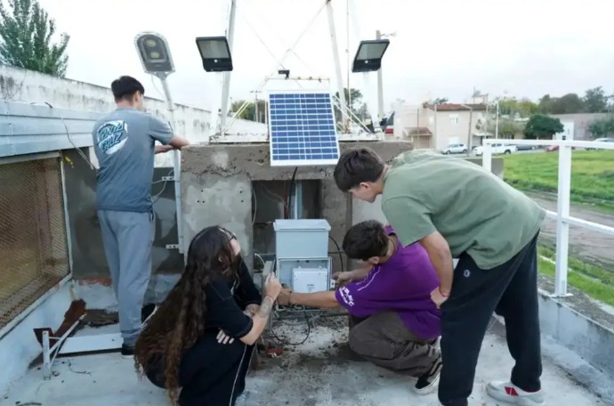 “SURGE COMO PARTE DEL PROYECTO DE MEJORAR LA ENSEÑANZA”