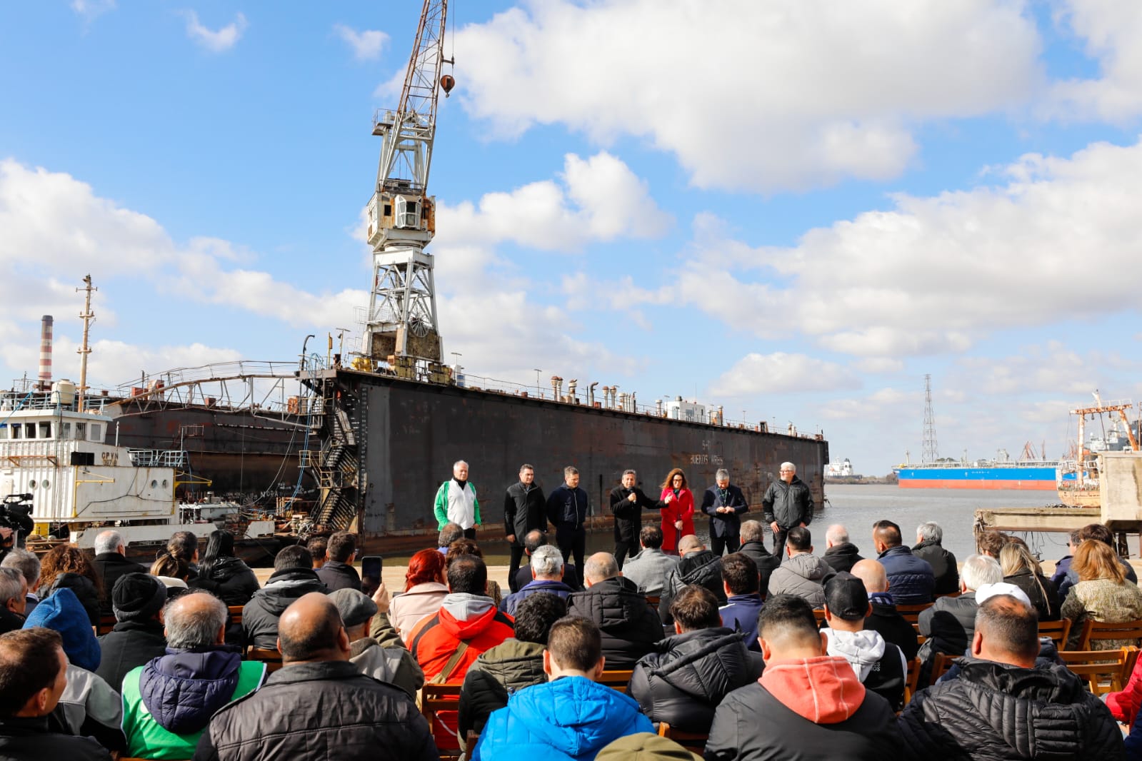 EL GOBIERNO NACIONAL LE CONCEDIÓ AL ASTILLERO RÍO SANTIAGO EL USO DEL DIQUE FLOTANTE 5D