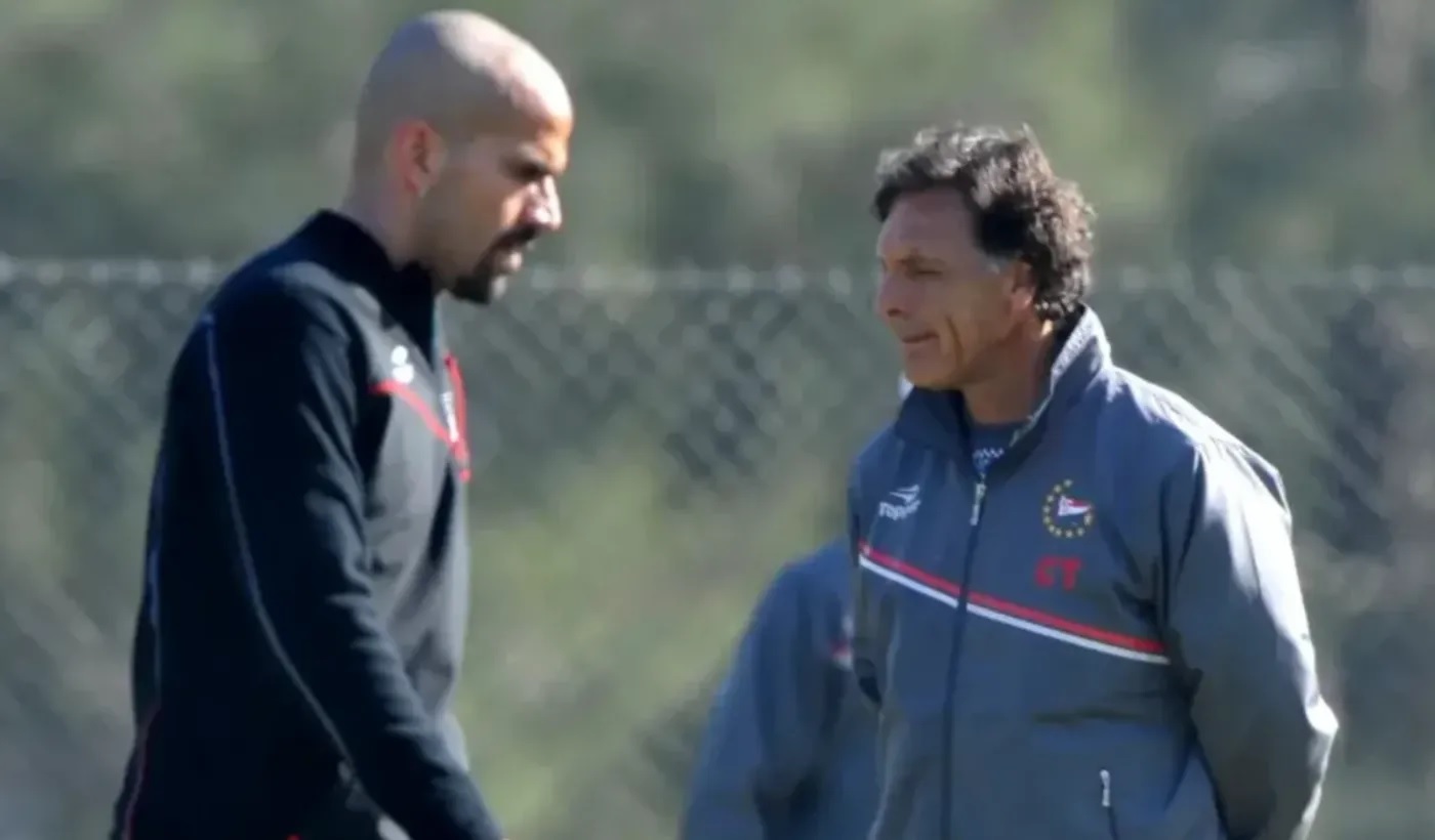 JUAN SEBASTIÁN VERÓN LE RINDE TRIBUTO A MIGUEL ANGEL RUSSO