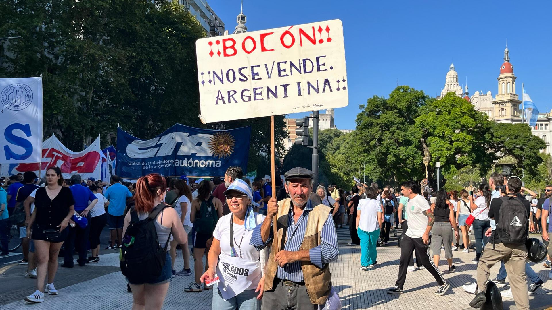 CARLOS CASTAGNETO: “ESTÁN APROBANDO UN ACUERDO FICTICIO”