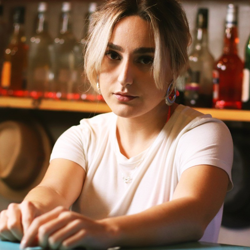 LA CANTANTE VENEZONALA STEFFANIA UTTARO VISITÓ LOS ESTUDIOS DE RADIO PROVINCIA