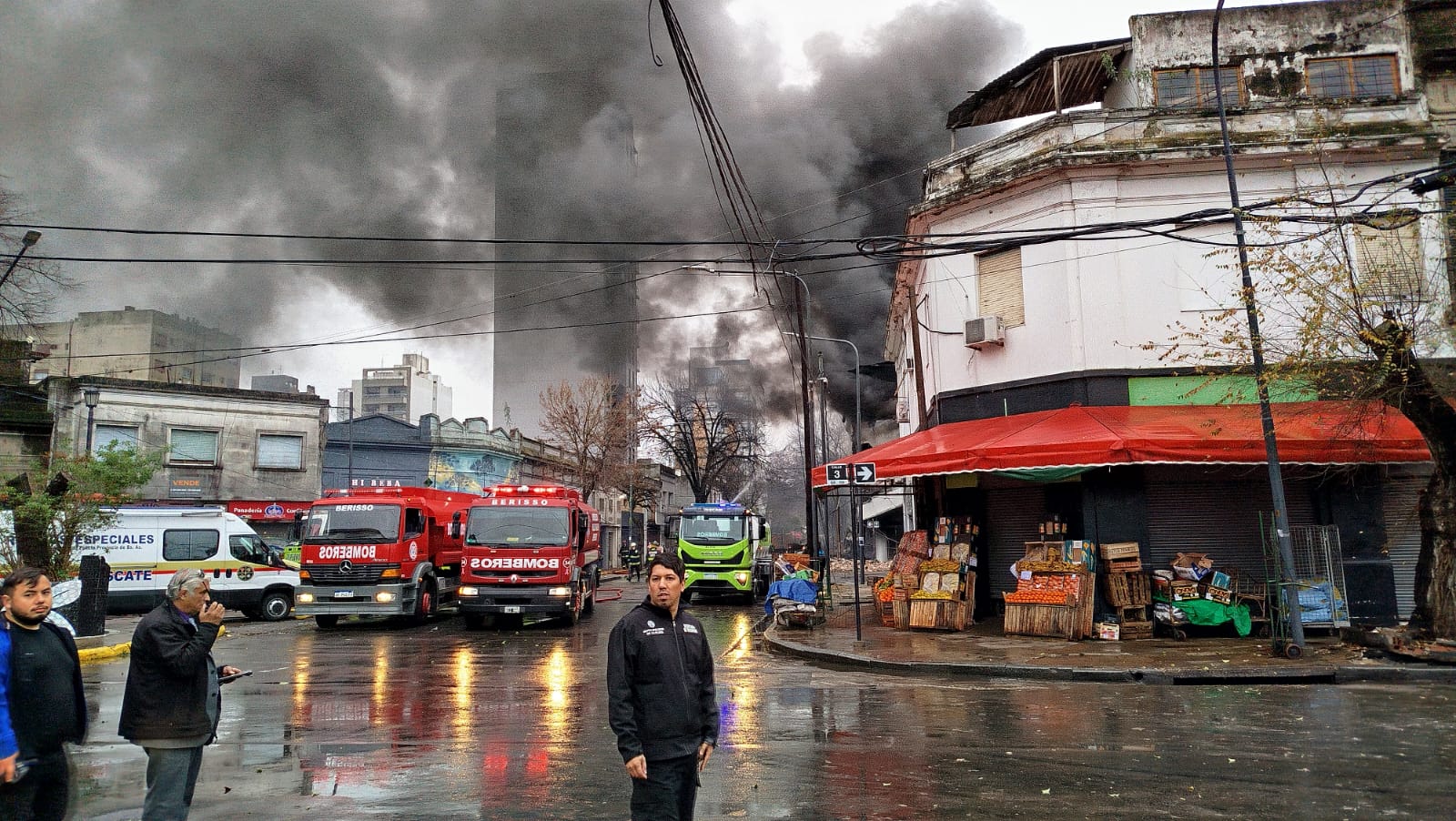 LA RÁPIDA EVACUACIÓN PERMITIÓ QUE NO HAYA VECINOS INTOXICADOS