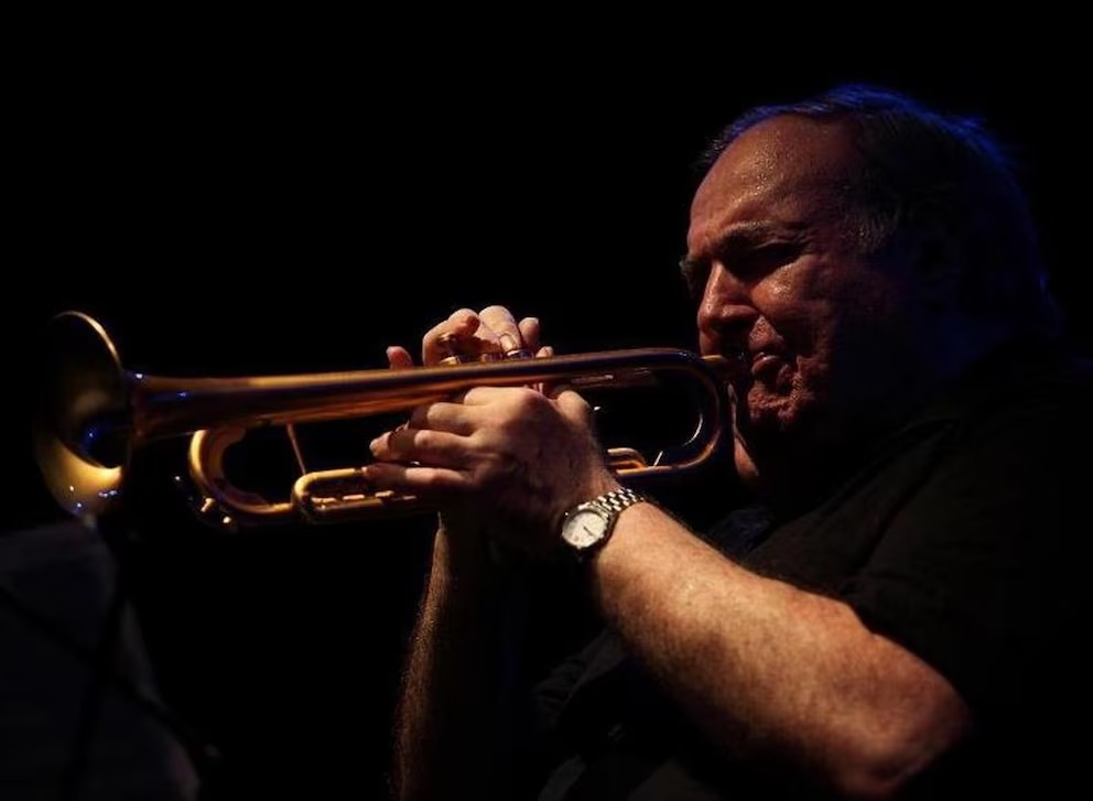 “EL SONIDO DE SU TROMPETA ES UNO DE LOS MÁS BELLOS QUE PRODUJO LA MÚSICA ARGENTINA”