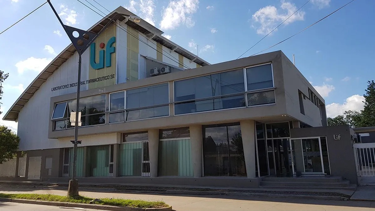 SANTA FE PRODUCE Y ENTREGA GRATUITAMENTE PROTECTOR SOLAR