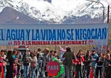 ASEGURAN QUE “PONE EN RIESGO EL AGUA QUE BEBEMOS EN MENDOZA”