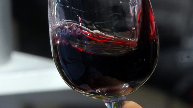 LOS ARGENTINOS CONSUMEN VINO TRES VECES A LA SEMANA