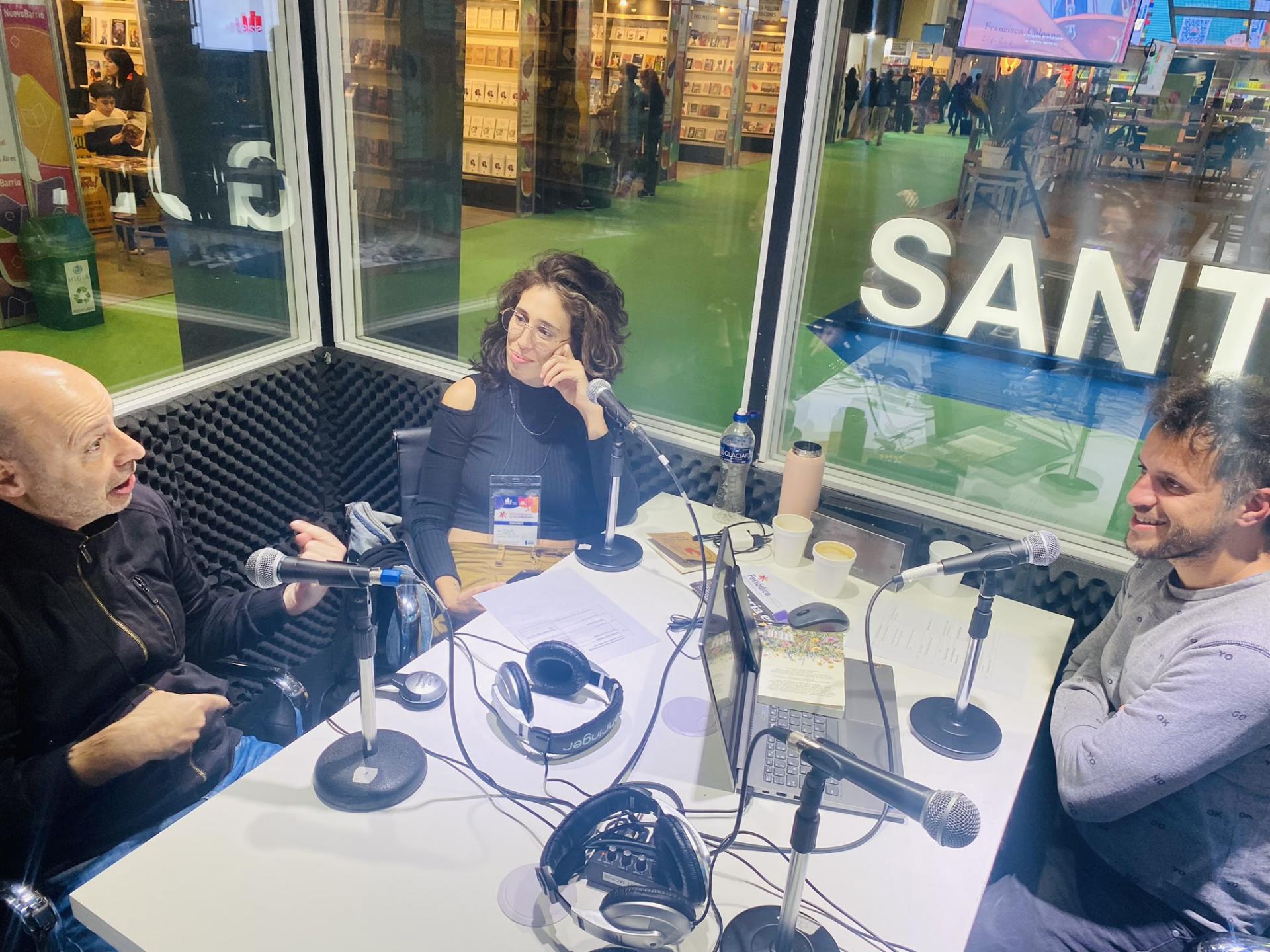 HORACIO CONVERTINI: “LO MÁS GRATIFICANTE PARA UN AUTOR ES IR A LOS COLEGIOS”