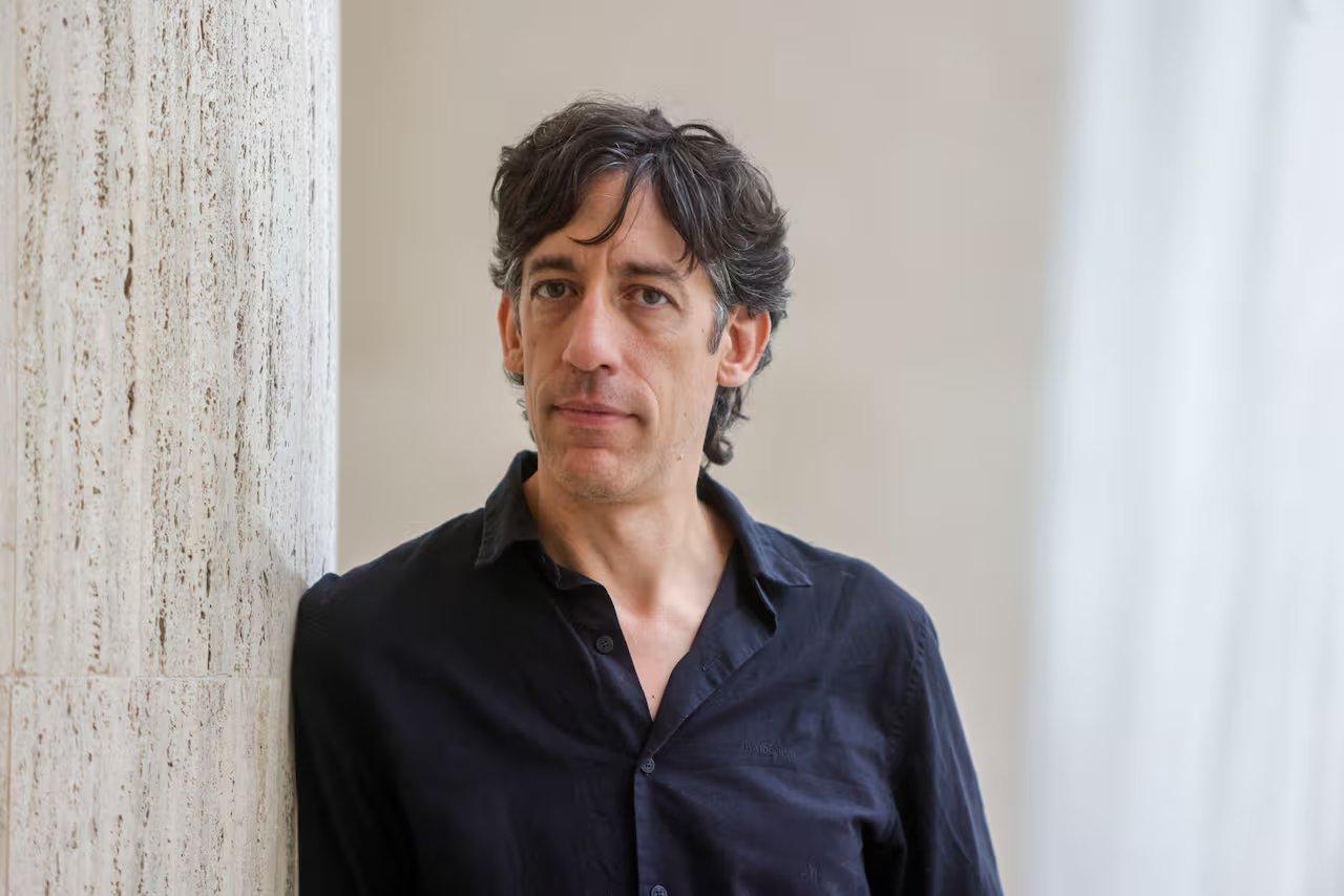 MARIANO PENSOTTI: “SIEMPRE ESCRIBO PENSANDO EN ARGENTINA”