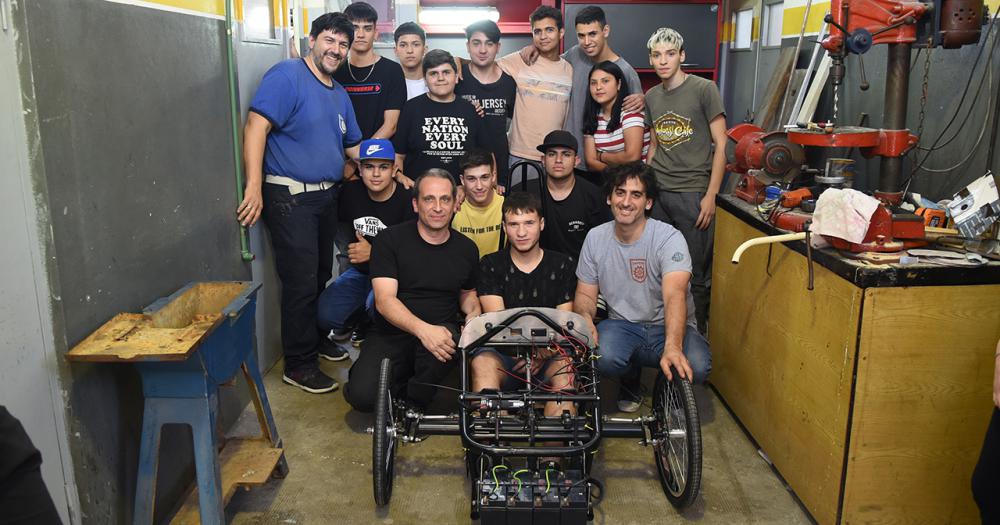 ALUMNOS DE ESCUELAS TÉCNICAS FABRICAN VEHÍCULOS ELÉCTRICOS