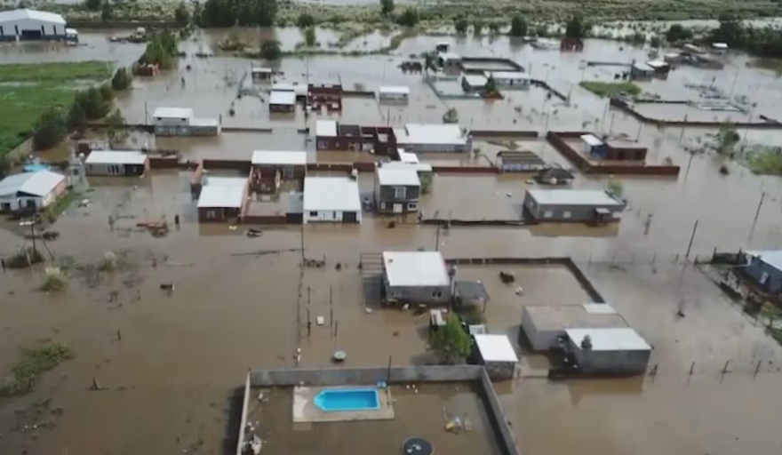 SANTIAGO FIDANZA: POR EL TEMPORAL HAY MILES DE EVACUADOS EN LA PROVINCIA