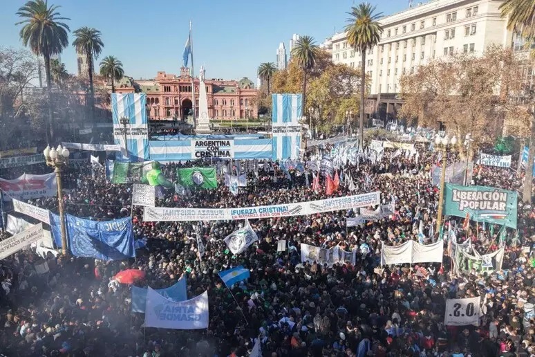 DESDE ZUBAN SOSTIENEN QUE LOS MANIFESTANTES RECLAMAN LA UNIDAD DEL PERONISMO