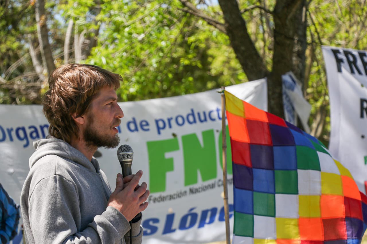 “LO QUE SALE UN KILO DE TOMATE EN LA VERDULERÍA, ES LO QUE LE PAGAN UN CAJÓN DE 20 KILOS A UN PRODUCTOR”