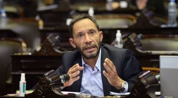 MAXIMILIANO FERRARO: “ES UN DECRETO PELIGROSO Y NOS PONE A TODOS EN LIBERTAD CONDICIONAL"