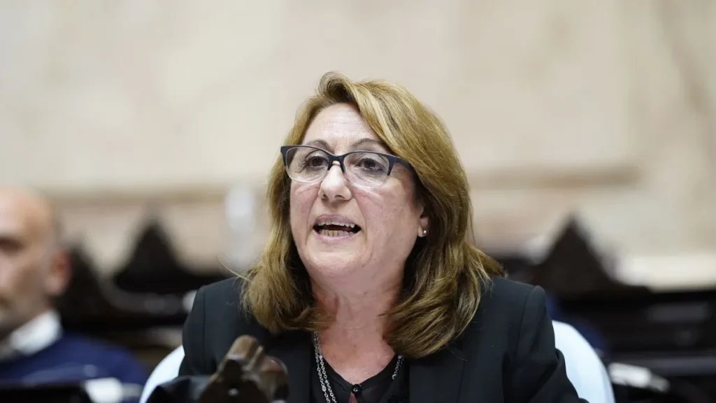 MONICA FEIN: “HAY QUE EXIGIR AL MINISTERIO DE SALUD Y AL ANMAT UN NUEVO ROL”