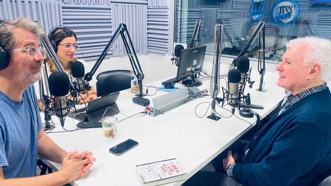 CARLOS ULANOVSKY : “EL PERIODISTA QUE NO TIENE PICARDÍA ES UN ADMINISTRATIVO QUE ESCRIBE BIEN”