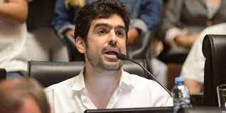 ASEGURAN QUE EL IMPUESTO A LAS TARJETAS DE CRÉDITO “ES INJUSTO Y HAY QUE DEROGARLO”