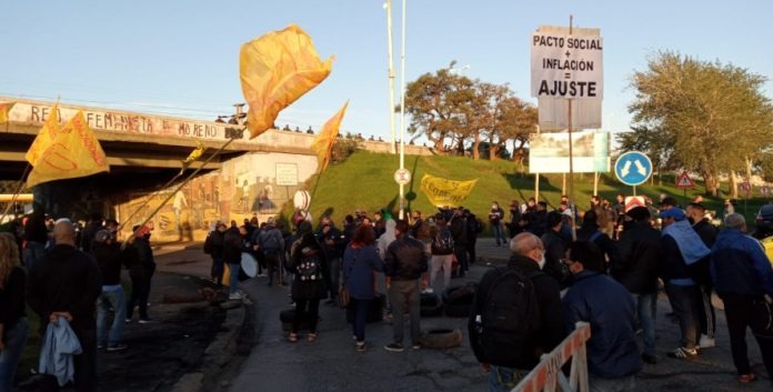 SECTOR DE LA UTA DESARROLLA CORTE PARCIAL EN PUENTE PUEYRREDÓN