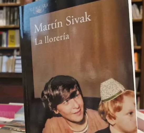 MARTÍN SIVAK PRESENTA “LA LLORERÍA" EN LA PLATA