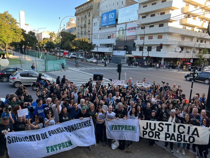 CAMARAZO EN LA PLATA POR EL ATAQUE AL FOTÓGRAFO PABLO GRILLO