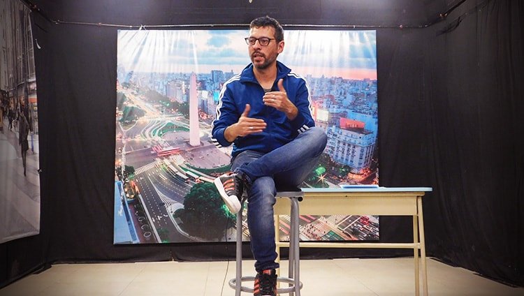 JULIO LEIVA: “LA HISTORIA DE L-GANTE ES LA DE CUALQUIER CHICO QUE QUIERE HACER MÚSICA”