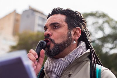 PIDEN QUE LOS LABORATORIOS BAJEN EL PRECIO DE LOS MEDICAMENTOS DE VIH