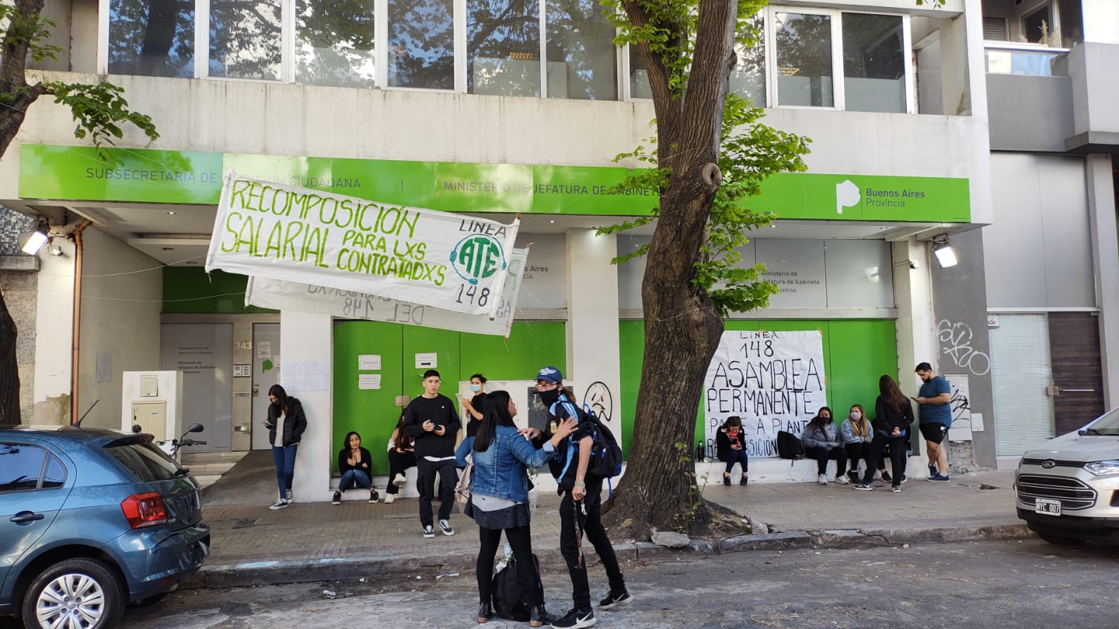 TRABAJADORES DE LA LÍNEA 148 RECLAMAN POR MEJORAS SALARIALES