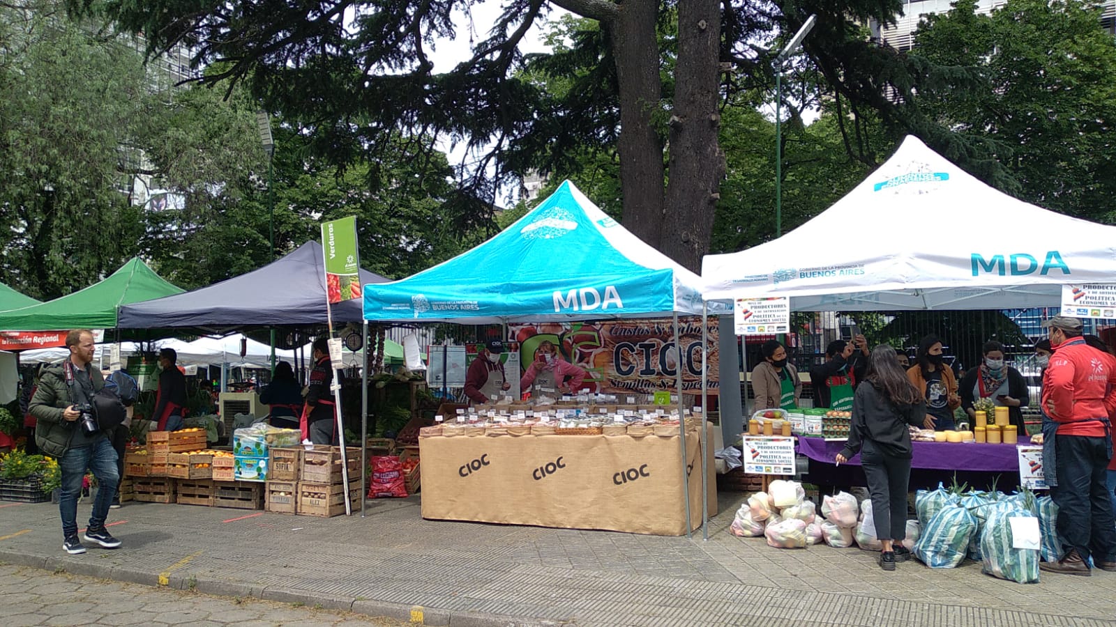 REABRE LA FERIA DE LA ECONOMÍA SOCIAL Y SOLIDARIA DE LA UNLP