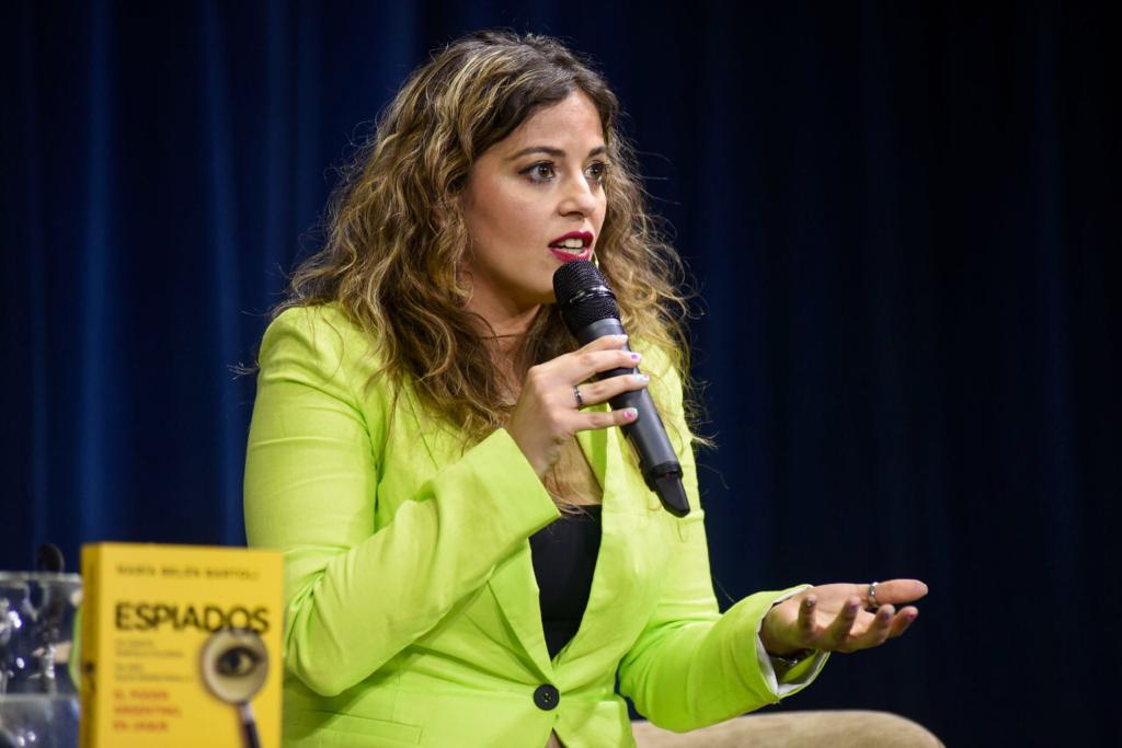 MARÍA BELÉN BÁRTOLI PRESENTA SU LIBRO "ESPIADOS"