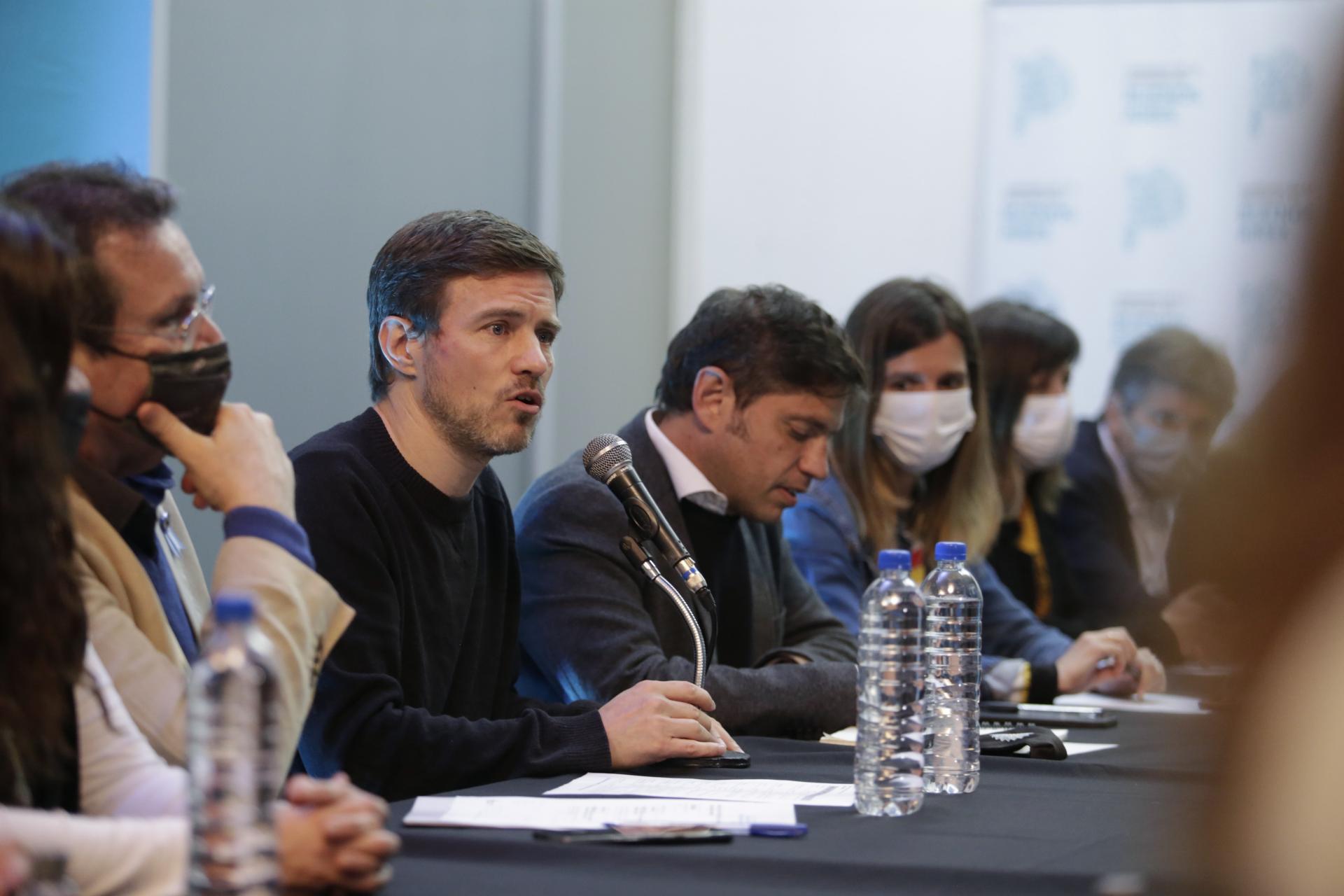 AUGUSTO COSTA: "NO SE ESTÁ PRENDIENDO FUEGO PLATA, SE IMPULSA EL TURISMO"