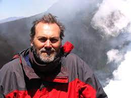 ALBERTO CASELLI: "ES COMÚN QUE HAYA VULCANISMO SOBRE LA TIERRA"