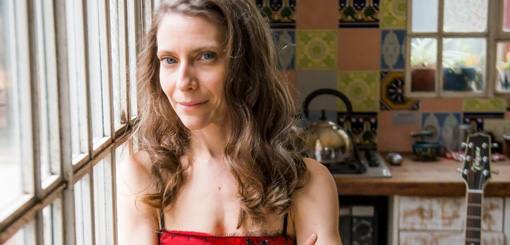 ELENA ROGER CELEBRÓ SU NOMINACIÓN A LOS PREMIOS GARDEL