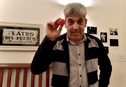 CLAUDIO MARTÍNEZ BEL: “INVENTAMOS UNA FICCIÓN PARA PEGARLE A ESTEBAN ECHEVERRÍA”