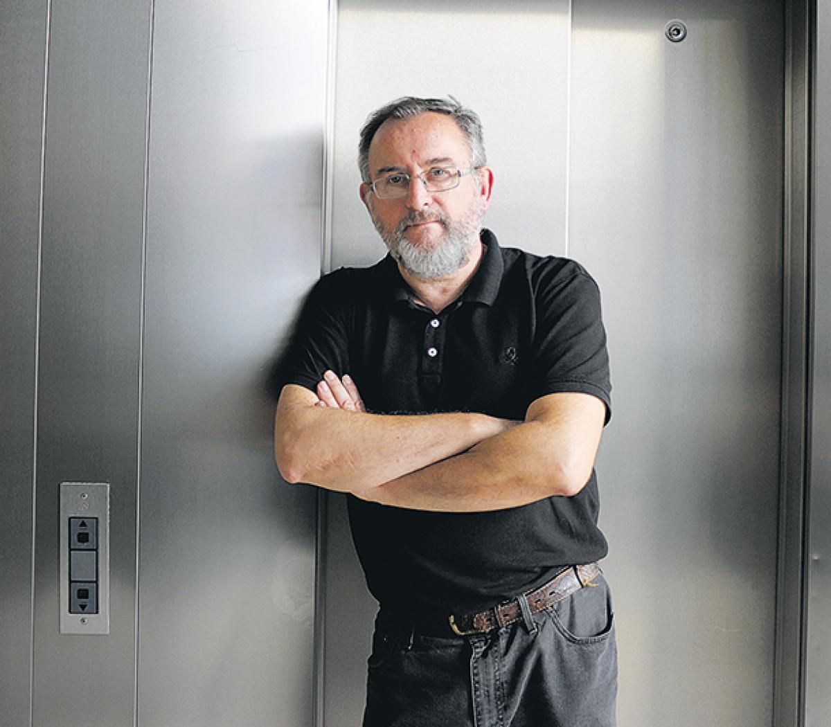 ALEJANDRO VIZZOTTI ESTRENÓ "EL MONTAPLATOS"